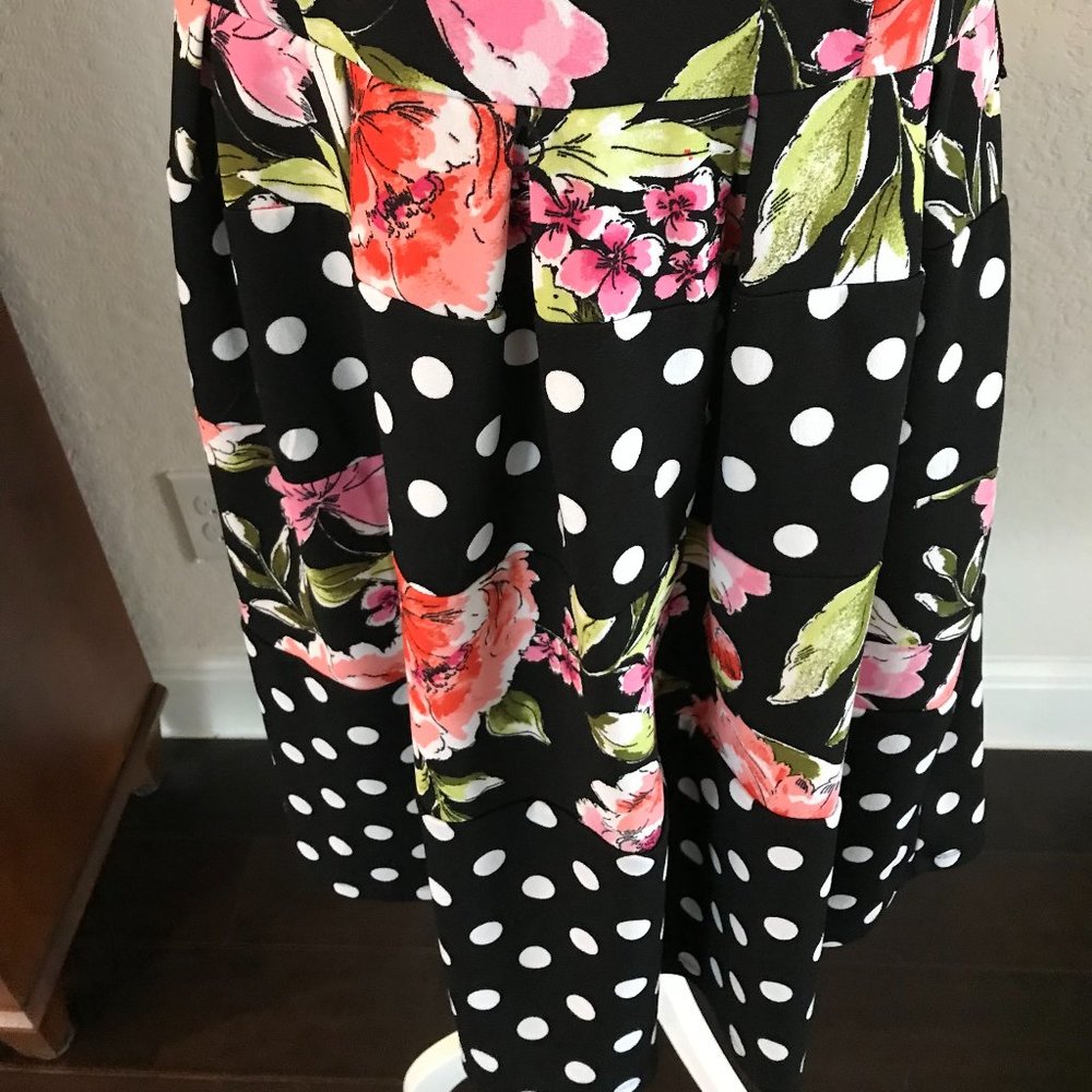 SHELBY & PALMER Floral Dress - 16 - Picture 5 of 10